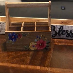 Pioneer Woman utensil holder (wooden)